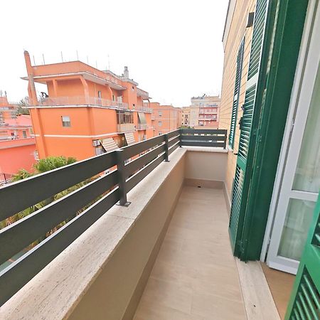 Apartmán Attico Urbano Terrazza Su Roma Metro A Cornelia Exteriér fotografie